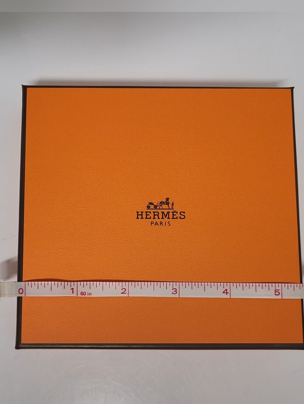 Hermēs Paris Small Square Gift Box - Picture 10 of 12